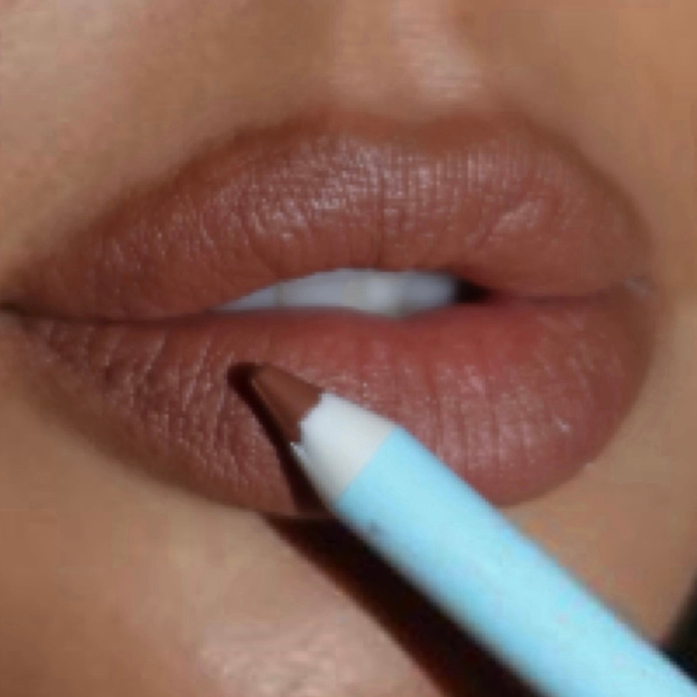 Lip Pencil PERFECT BROWN - Image 3